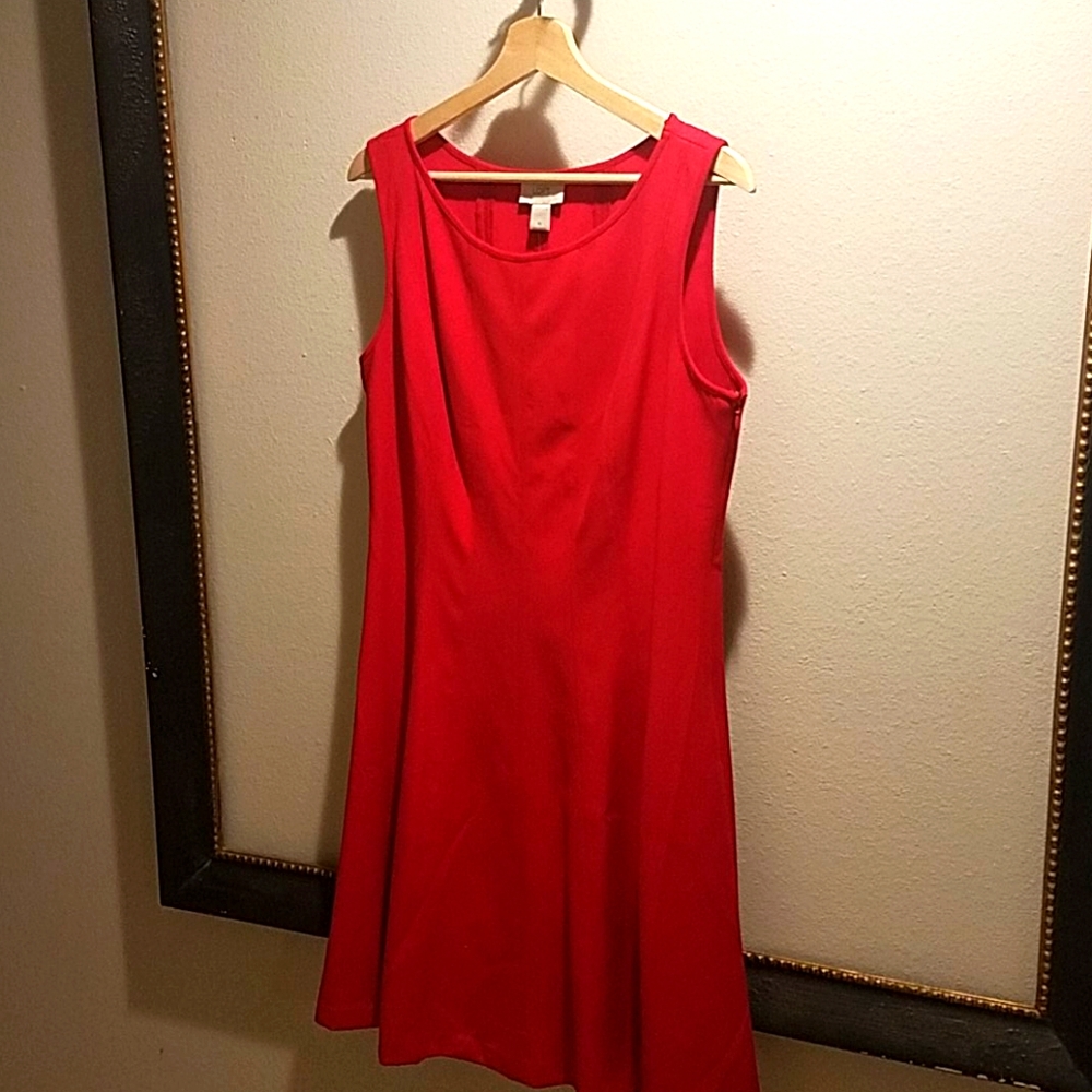 Red Sleeveless Shift Dress